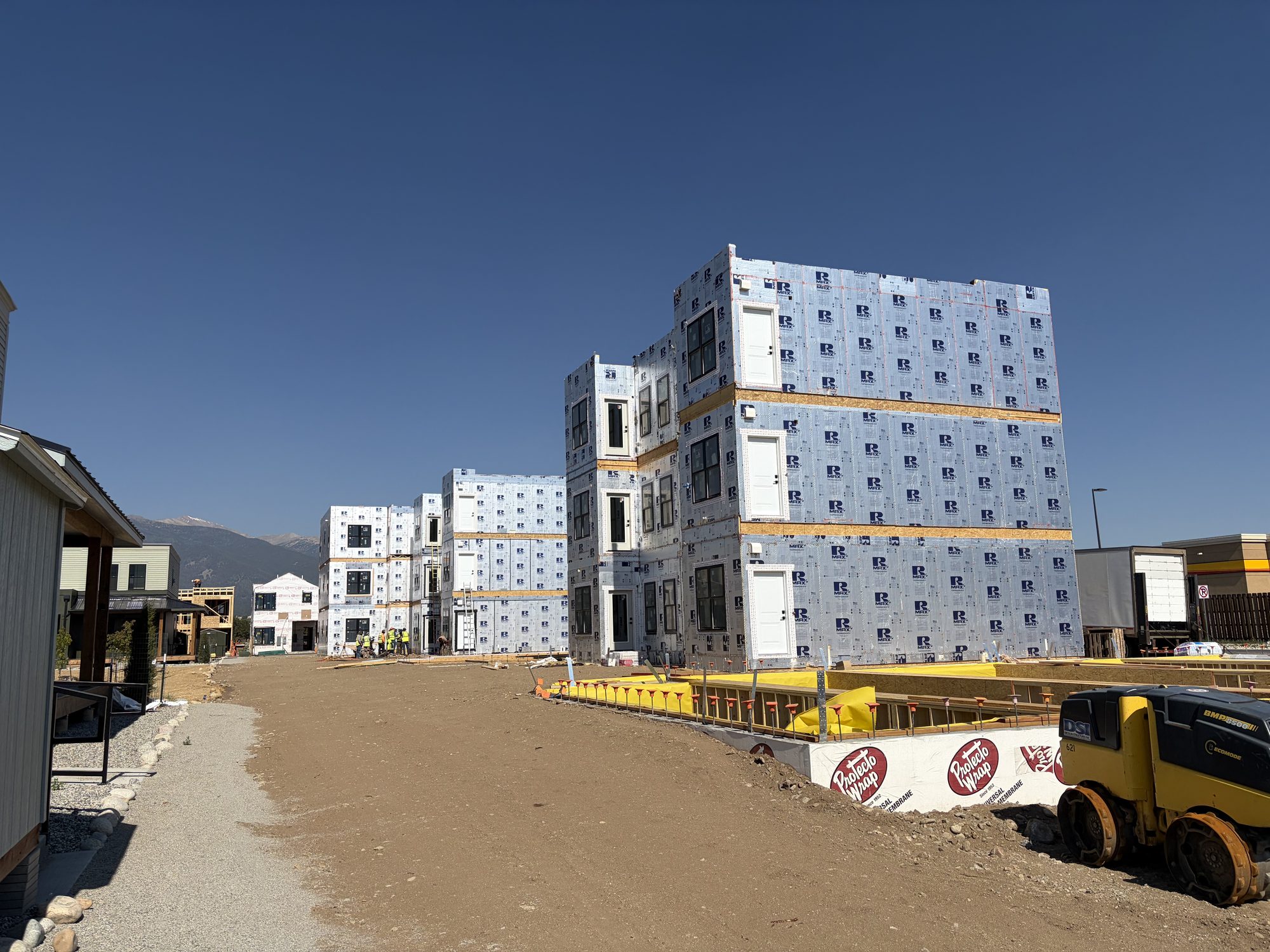 Vederra modular building installation on site